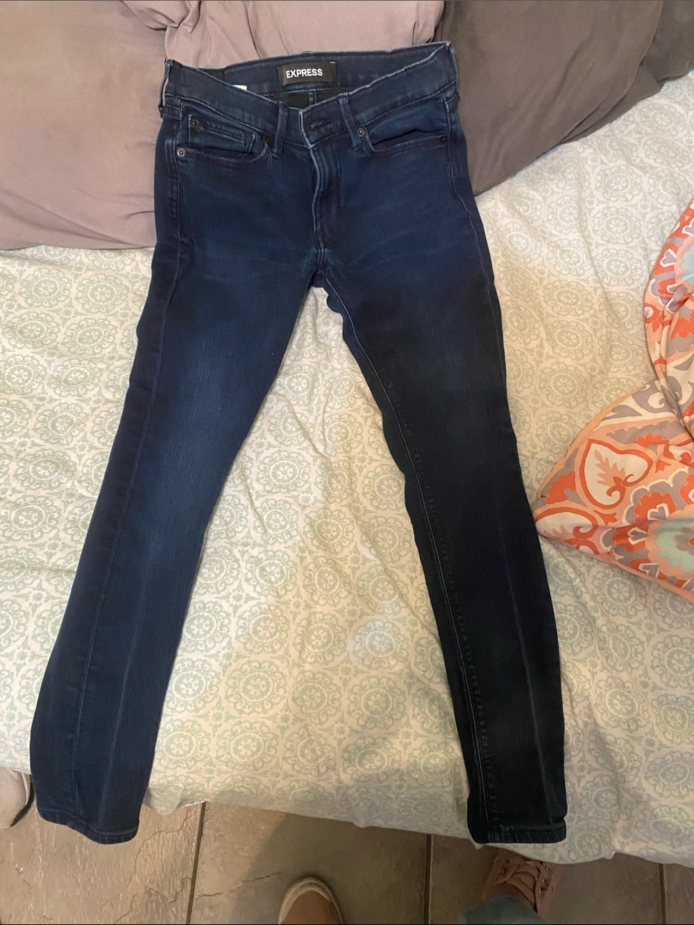 Express Women's Navy Skinny Jeans size 4p